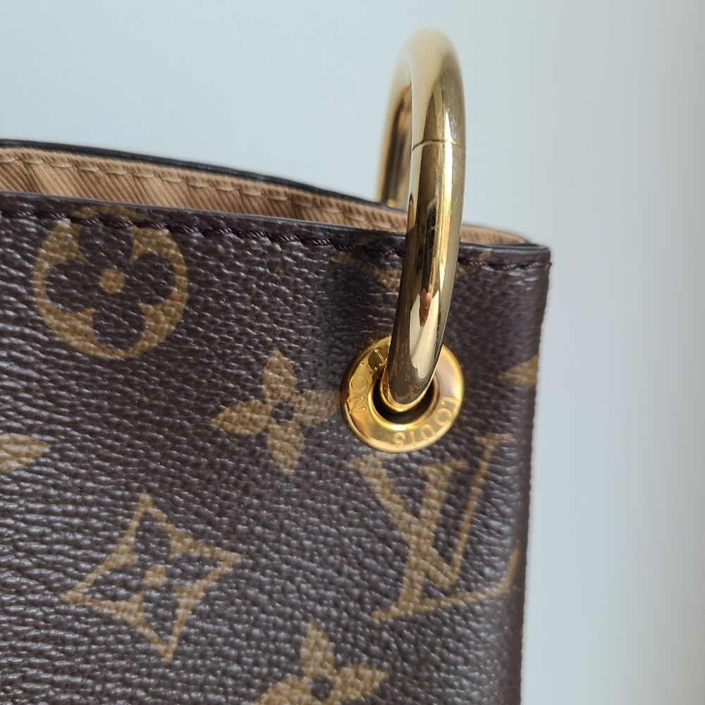 Louis Vuitton Graceful PM Tote Bag - Picture 7 of 16